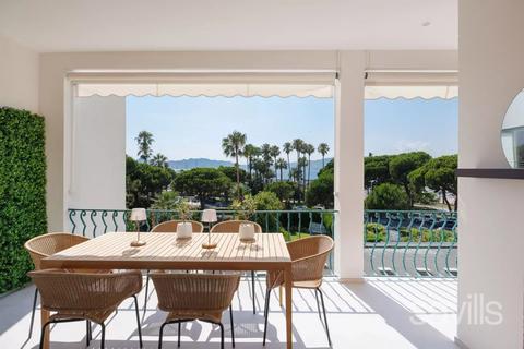 2 bedroom flat, Cannes, Croisette, 06400, France