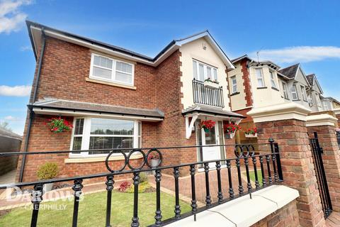 4 bedroom detached house for sale, Central Avenue, Blackwood