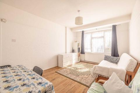 1 bedroom flat for sale, Monksfield Way, Slough, SL2 1QW