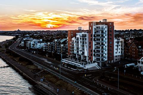 3 bedroom apartment for sale, Westcliff-on-sea SS0