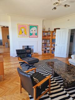 Flat 2, 18 Royal Crescent, Ramsgate, CT11 9UG