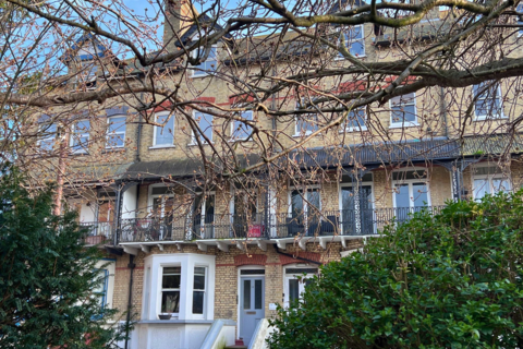 Flat 2, 14 Adrian Square, Westgate-on-sea, CT8 8SU