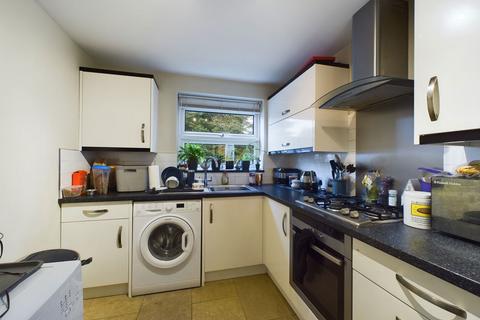 14 Kintyre Close, Oakley, Basingstoke, RG23 7NE
