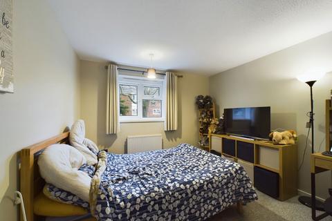 14 Kintyre Close, Oakley, Basingstoke, RG23 7NE