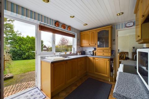 64 Hunters Close, Oakley, Basingstoke, RG23 7BG