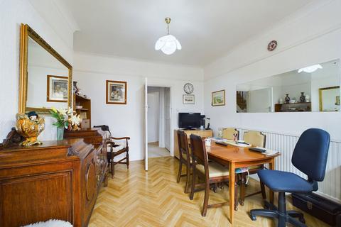 20 Martindale Road, Hounslow, TW4 7EP