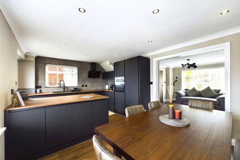 82 Castle Drive, Neath, SA11 3YE