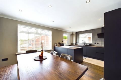 82 Castle Drive, Neath, SA11 3YE