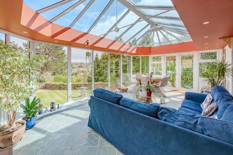 9 Highwoods, Caterham, CR3 6AX