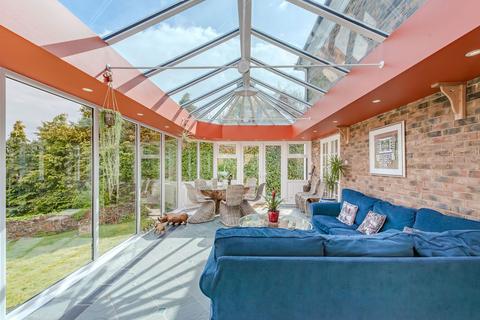 9 Highwoods, Caterham, CR3 6AX