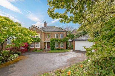 9 Highwoods, Caterham, CR3 6AX