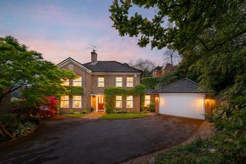 9 Highwoods, Caterham, CR3 6AX