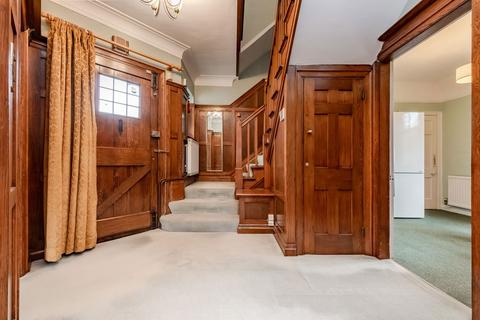 3 Highdaun Drive, London, SW16 4LY