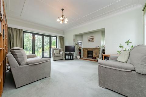 3 Highdaun Drive, London, SW16 4LY