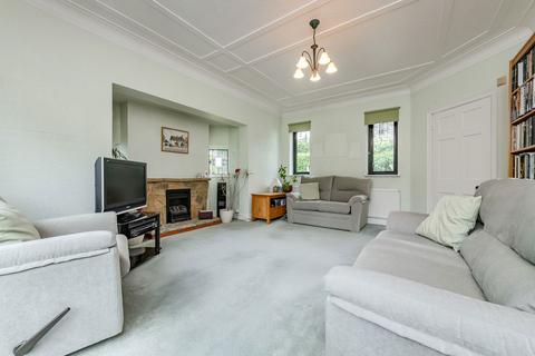 3 Highdaun Drive, London, SW16 4LY