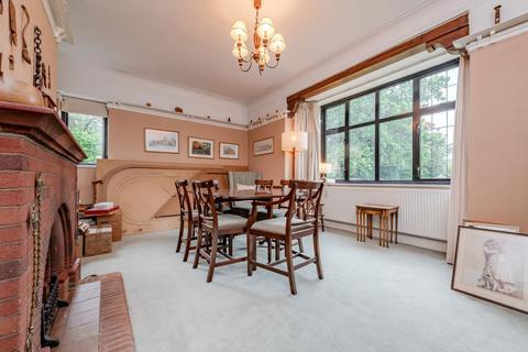 3 Highdaun Drive, London, SW16 4LY