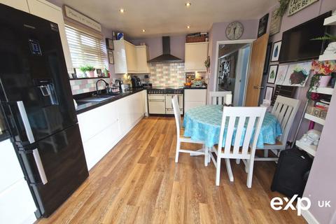 16 Allens Road, Upton, Poole, BH16 5BU