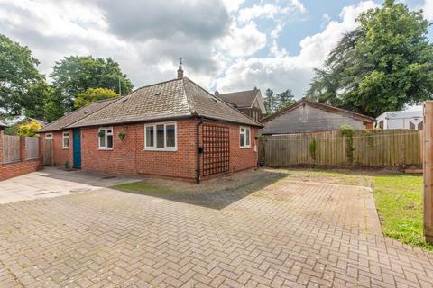 2 bedroom detached bungalow for sale, Oxford Road, Newbury RG14