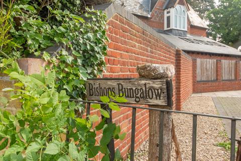 2 bedroom detached bungalow for sale, Oxford Road, Newbury RG14