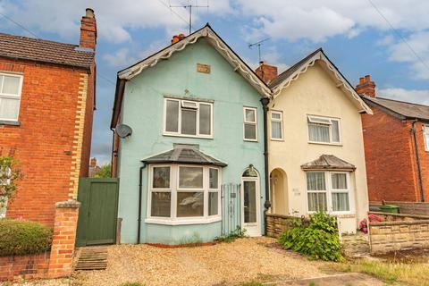 3 bedroom semi-detached house for sale, Gordon Road, Newbury RG14