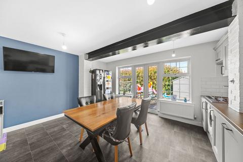 15 Bretton Close, Brierley, Barnsley, S72 9LP