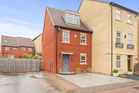 3 bedroom semi-detached house for sale, Outfield Drive, Pontefract WF7