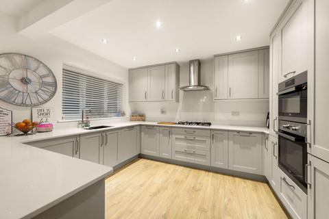 102 Downland Crescent, Knottingley, WF11 0EH