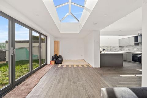 97 Ackworth Road, Featherstone, Pontefract, WF7 5ND