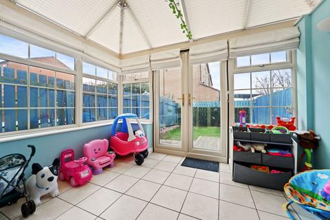 17 Bretton Close, Brierley, Barnsley, S72 9LP