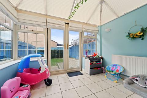 17 Bretton Close, Brierley, Barnsley, S72 9LP