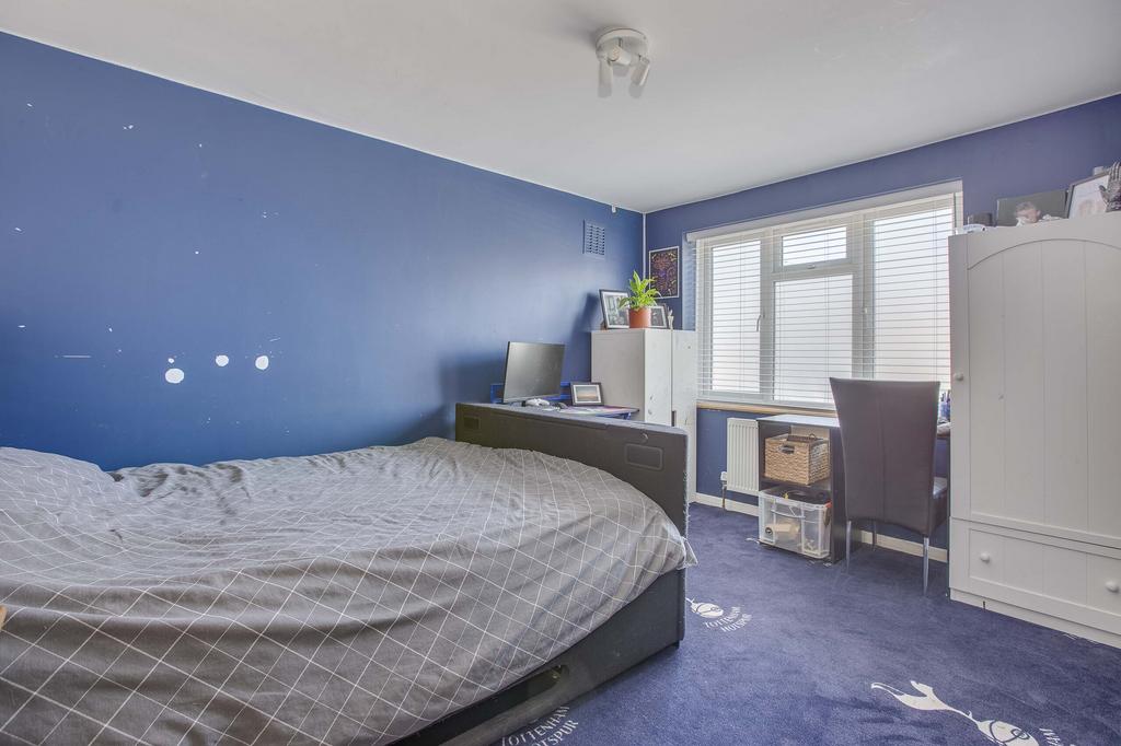 41 Whurley Way, SL6 7 SU (LOW RES)-8