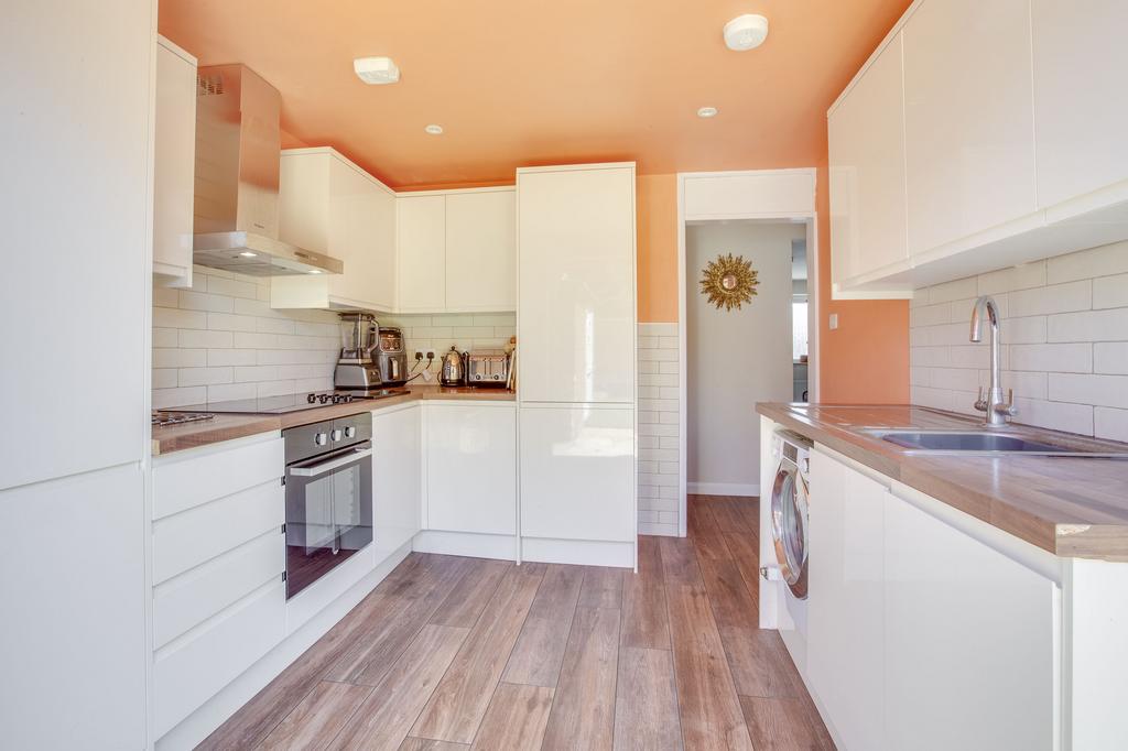 41 Whurley Way, SL6 7 SU (LOW RES)-7