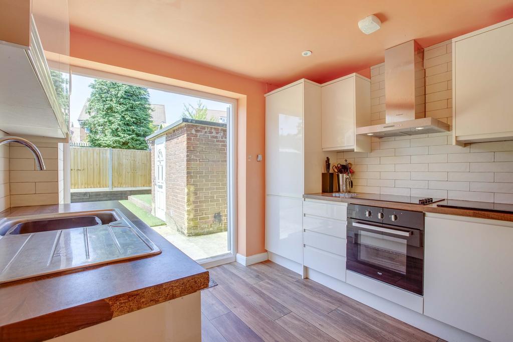 41 Whurley Way, SL6 7 SU (LOW RES)-6