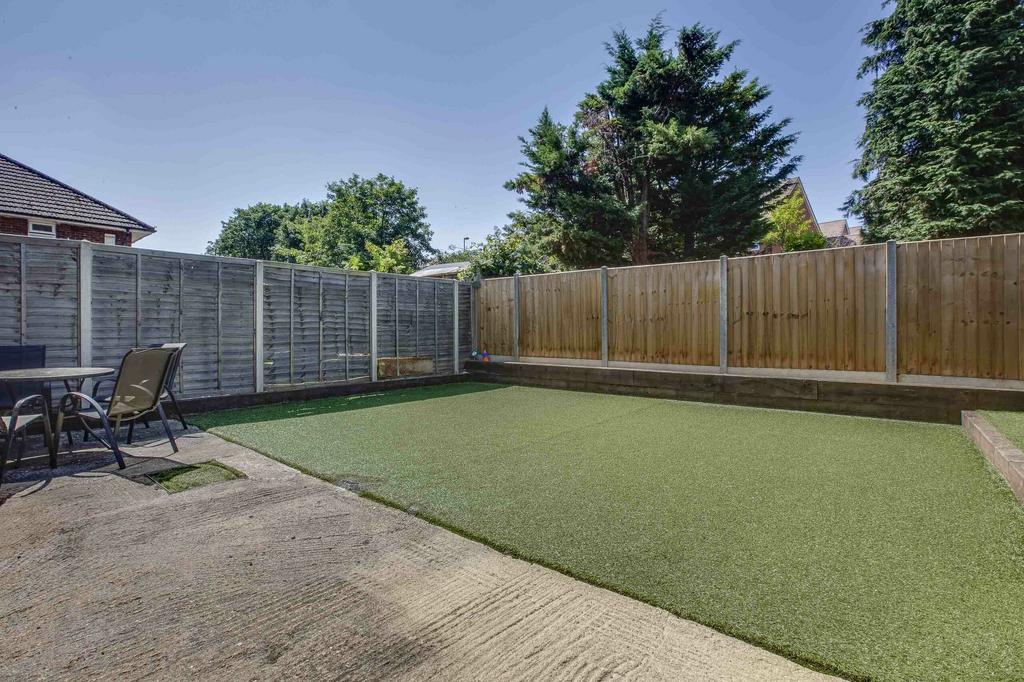 41 Whurley Way, SL6 7 SU (LOW RES)-4