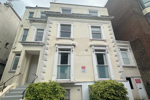 4 bedroom flat to rent, Finchley Road, St Johns Wood, NW8