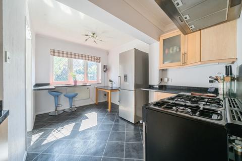 9 Parkfield Way, Bromley, BR2 8AE