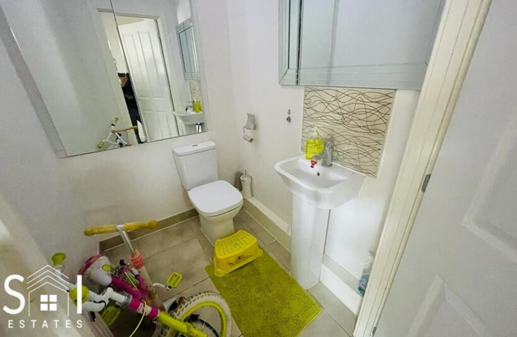 TOILET.png