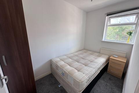 2 bedroom terraced house to rent, Teal Close, London