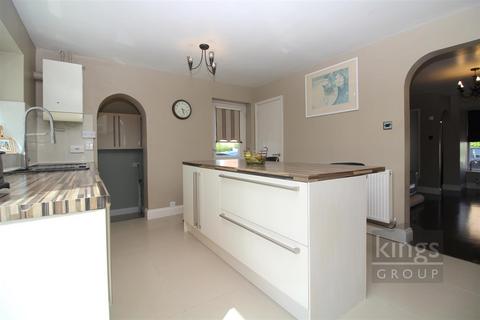 3 bedroom detached house for sale, Challinor, Church Langley