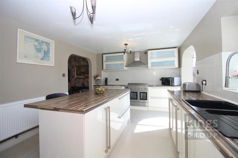 3 bedroom detached house for sale, Challinor, Church Langley