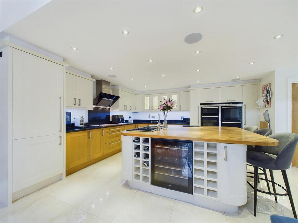Stunning open plan living kitchen