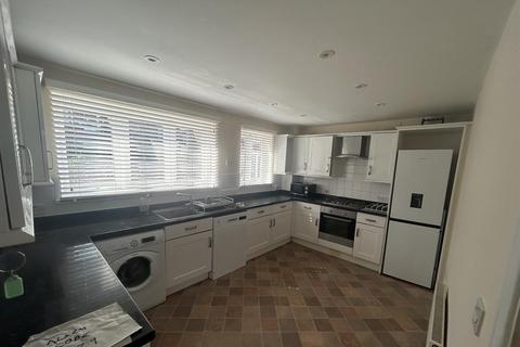3 bedroom semi-detached house to rent, Crowther Close, Southampton