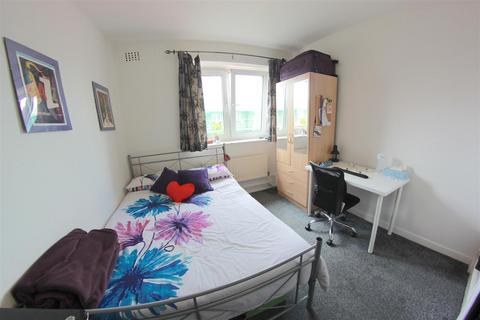 5 bedroom flat to rent, Ellsworth Street, London E2