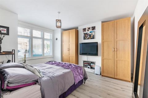 85a Adela Avenue, New Malden, KT3 6LG