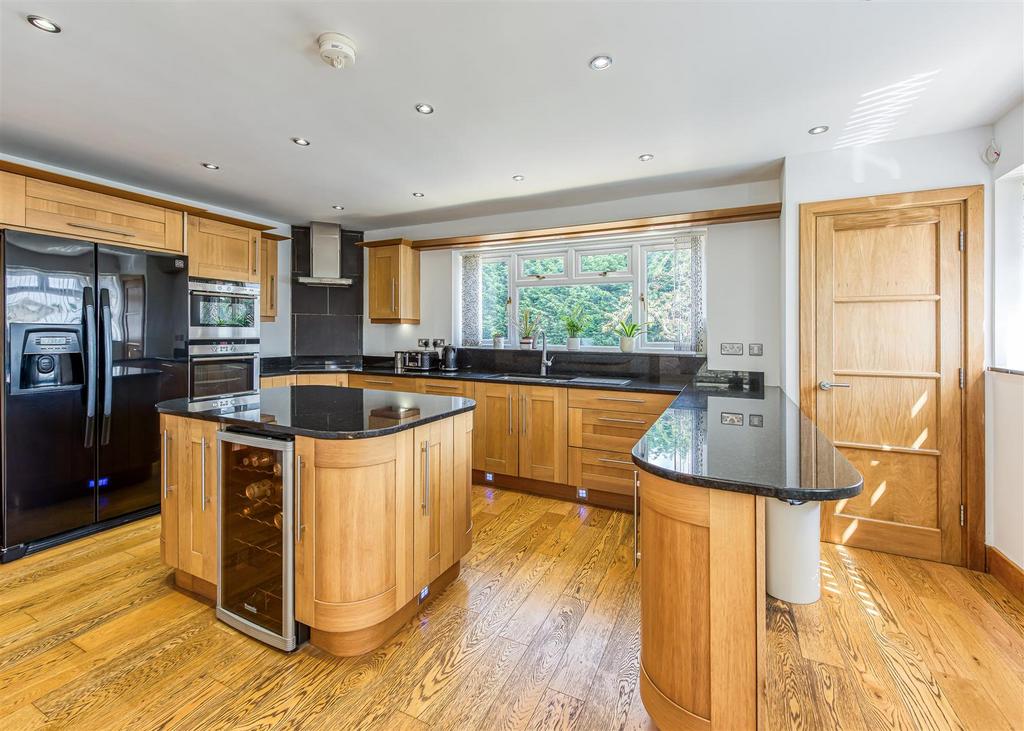 Heathlands-kitchen1.jpg