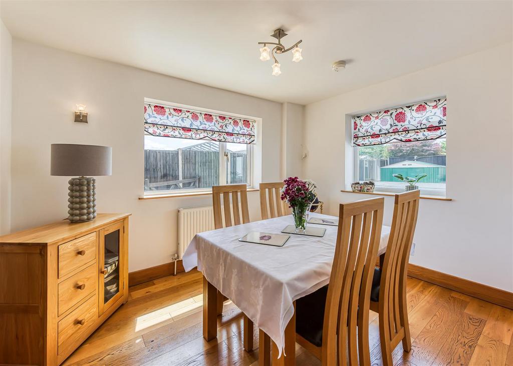 Heathlands-dining.jpg