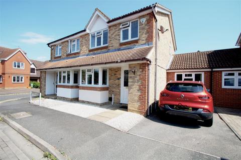 3 Carpenter Close, Billericay, CM12 0EA