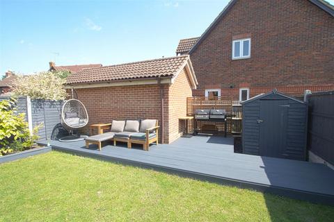 3 Carpenter Close, Billericay, CM12 0EA
