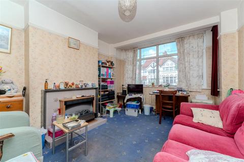 97 Beechmount Avenue, London, W7 3AF