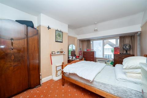 97 Beechmount Avenue, London, W7 3AF